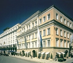 Отель Bayerischer Hof - 5 Количество звёзд Отели Мюнхен - Выгодно