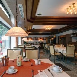 Breakfast room within restaurant Brenner Fotos