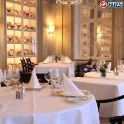 Sala de desayuno en el restaurante Hessischer Hof Fotos