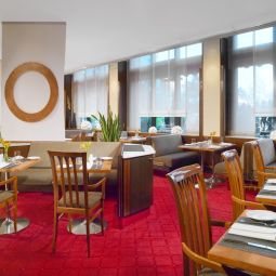 Sala de desayuno en el restaurante Sheraton Westpark Fotos