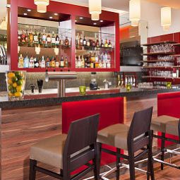 Бар Four Points by Sheraton Central Fotos