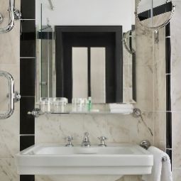 Camera da bagno Le Meridien Grand Hotel Fotos