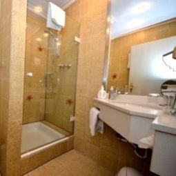 Badezimmer Alpenhof Ringhotel Fotos