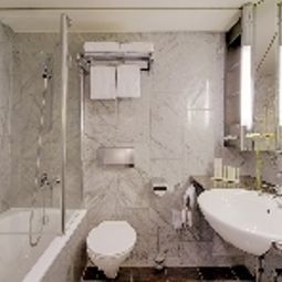 Badezimmer Golden Tulip Parkhotel Fotos
