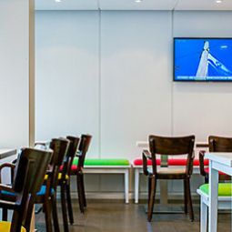 Breakfast room within restaurant ibis Styles Koeln City Fotos