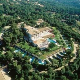 Фасад Le Mas d´Artigny & Spa Fotos