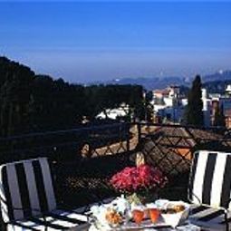 Terrasse Lord Byron Fotos