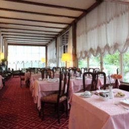 Salle du petit-déjeuner située dans le restaurant Villa Carlotta Fotos