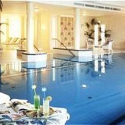 Pool Schloss Reinhartshausen Kempinski Fotos