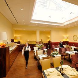 Sala śniadaniowa w restauracji Kastens Luisenhof Fotos
