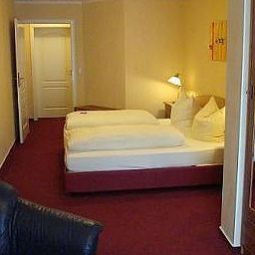 Chambre pour voyageurs d'affaires Franck Landhotel Fotos