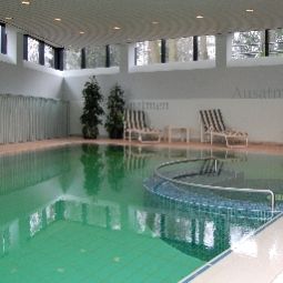 Pool Parkhotel Schloss Hohenfeld Fotos