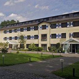 Außenansicht Parkhotel Schloss Hohenfeld Fotos