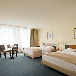 Chambre pour voyageurs d'affaires NH Fribourg Fotos