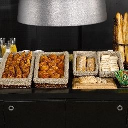 Buffet CAMPANILE LIVRY GARGAN Fotos