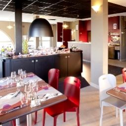Ristorante CAMPANILE LIVRY GARGAN Fotos