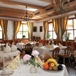 Salle du petit-déjeuner Hölzerbräu Fotos