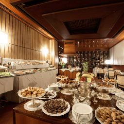 Elite Grand Hotel Болонья 