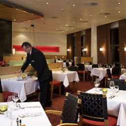 Salle du petit-déjeuner située dans le restaurant Pullman Cologne Fotos