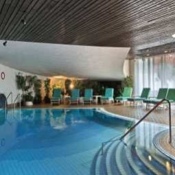 Бассейн Hilton Basel hotel Fotos
