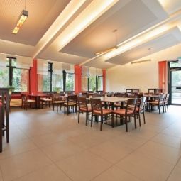 Salle du petit-déjeuner située dans le restaurant City-Hostel Riehl Jugendherberge Fotos