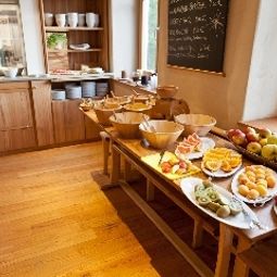 Buffet Alter Wirt Fotos