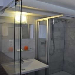 Badezimmer Central Fotos
