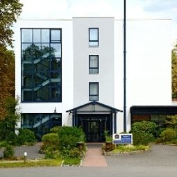 Außenansicht Best Western Premier Parkhotel Kronsberg Fotos