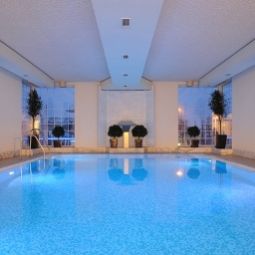 Pool Best Western Premier Parkhotel Kronsberg Fotos