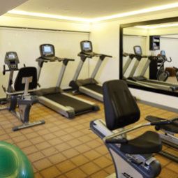 Wellness/Fitness Beverly Hills Plaza Hotel Fotos