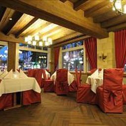 Salle du petit-déjeuner située dans le restaurant Krebs Fotos
