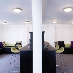 Salle de séminaires Kong Arthur Fotos
