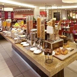 Buffet Mövenpick Hotel & Casino Fotos