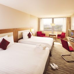 Room Mövenpick Hotel & Casino Fotos