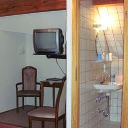 Salle de bains Schwarzer Adler Fotos
