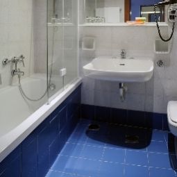 Salle de bains NH Ambassador Fotos