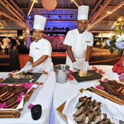 Salle du petit-déjeuner située dans le restaurant Novotel Saint-Gilles La Réunion Fotos