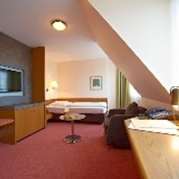 Room Hirsch Gehrung Fotos