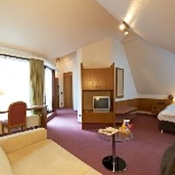 Room Hirsch Gehrung Fotos