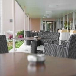 Терраса Hôtel du Léman Fotos