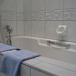 Badezimmer König von Ungarn Fotos