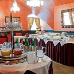 Buffet König von Ungarn Fotos