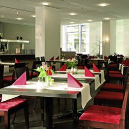 Salle du petit-déjeuner située dans le restaurant ibis Dresden Lilienstein Fotos