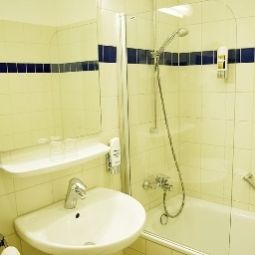 Cuarto de baño Mercure Hotel Kaiserhof Frankfurt City Center Fotos