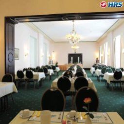 Sala śniadaniowa w restauracji Monopol Fotos