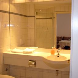 Salle de bains Vier Jahreszeiten Flair Hotel Fotos
