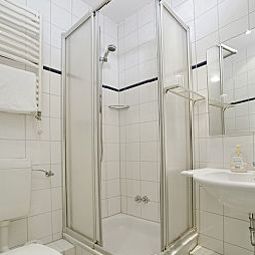 Bathroom Condor by Centro Basic Fotos