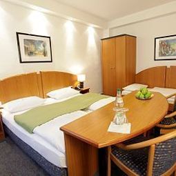 Room Condor by Centro Basic Fotos