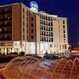 Exterior view Best Western Biri Fotos