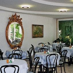 Sala colazione Dom Fotos